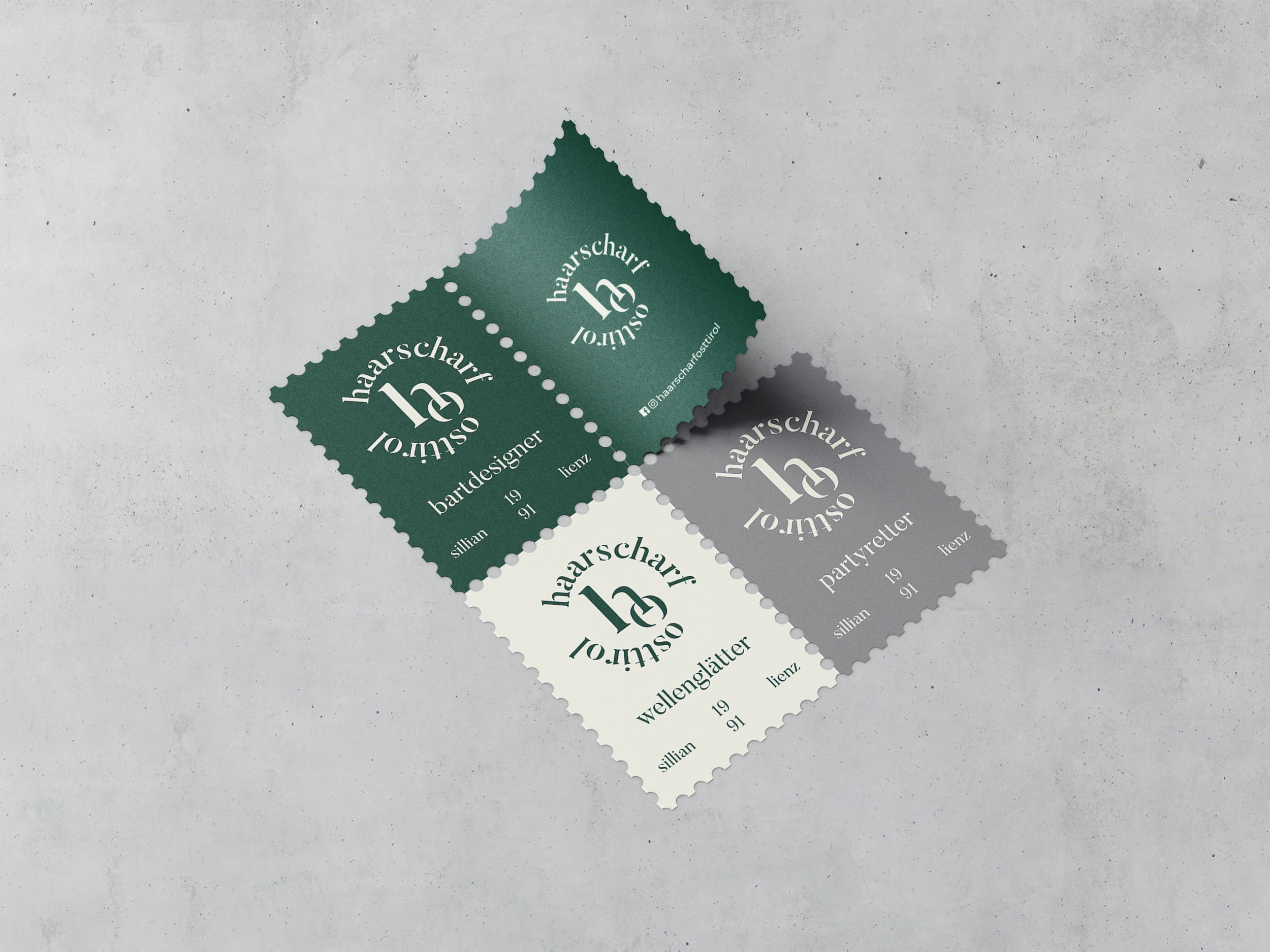 Haarscharf Osttirol Briefmarken Sujets Sticker auf einer Betonfläche